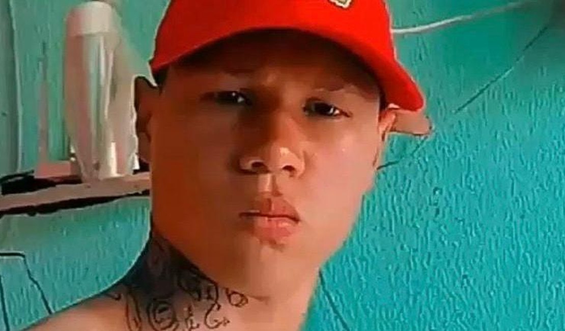 Homem é assassinado a tiros em frente à mãe e à esposa no Brisa do Lago, em Arapiraca