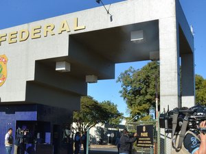 Polícia Federal investiga contratação de varredores de rua fantasmas