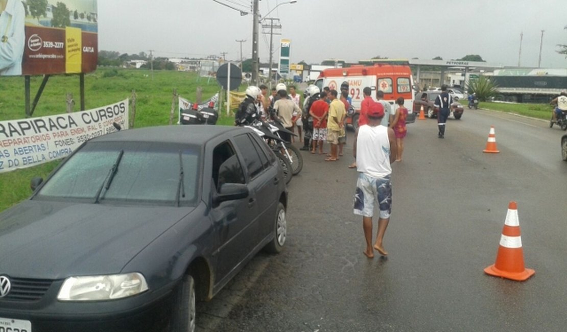 Acidente entre moto e carro deixa uma pessoa ferida na rodovia AL-110