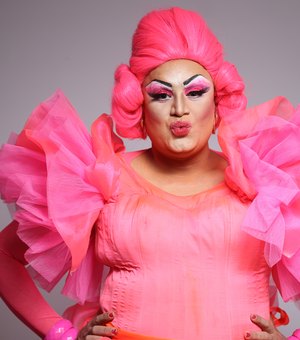 Paty Maionese celebra 24 anos de carreira no Dia da Drag Queen