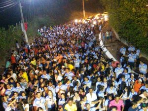 Arrastão católico reúne mais de duas mil pessoas em Limoeiro