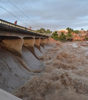 PRF informa que não há previsão de liberação da ponte do rio Camoxinga, em Santana do Ipanema