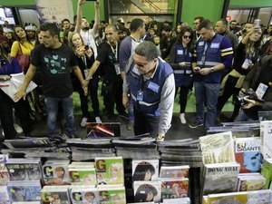 Editoras repudiam ato de censura promovido por Marcelo Crivella na Bienal do Livro do Rio