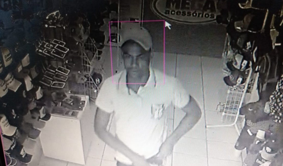 [Vídeo] Câmeras de segurança identificam homem que roubou loja em Porto Calvo
