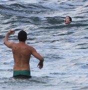 Anne Hathaway passa sufoco em praia no Havaí e quase se afoga