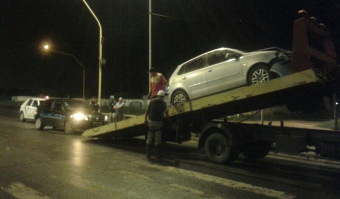 Colisão na AL 220 deixa trânsito lento nas proximidades do Shopping Arapiraca