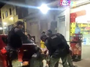 Policiais do Choque salvam criança que estava desacordada após se engasgar em Maceió