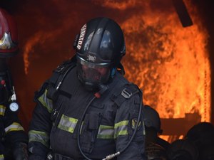 Incêndio atinge apartamento no Antares e mobiliza Corpo de Bombeiros