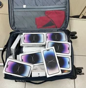 PF apreende 112 aparelhos smartphones no Aeroporto Zumbi dos Palmares