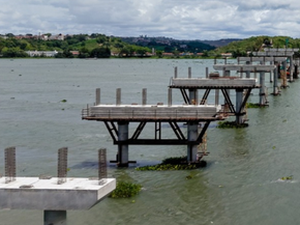 Construção da ponte entre Penedo e Neópolis (SE) chega a 50%