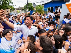 [Vídeo] Prefeitura entrega Escola Leitura com primeira biblioteca pública municipal