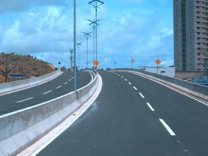 Jovem com sintomas de embriaguez causa acidente em Jacarecica