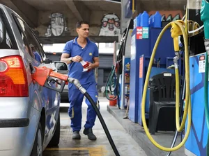 Subsídio de R$ 0,44 por litro da gasolina é prorrogado por 30 dias