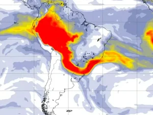 Fumaça de incêndios cobre o céu do Brasil e pode chegar à Argentina e ao Uruguai