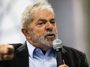 Lula diz que indiciamento no caso do tríplex é 'factoide' contra 2018