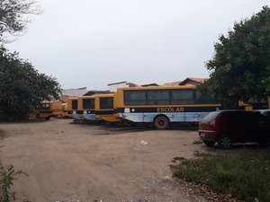 Sem receber há noventa dias, motoristas da rede municipal de ensino ameaçam parar