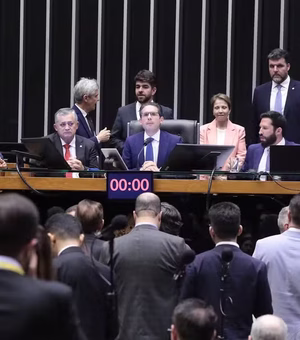 Câmara aprova projeto que combate 'adultização' de crianças nas redes sociais
