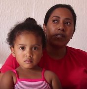 [Vídeo] Mãe desempregada pede doação de roupa e comida para filha e neta 