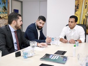 Reunião discute ordenamento para a atividade de clubes de tiro em Maceió