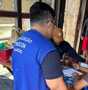 Quatro barracas são autuadas por cobrança irregular na Praia do Francês