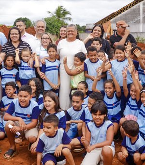 Prefeita assina Ordem de Serviço para reforma e ampliação da Escola Ludugério Amâncio