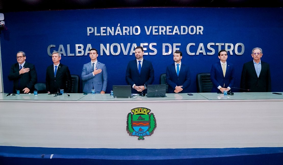 Caio Bebeto e Neto Andrade tomam posse como vereadores na Câmara de Maceió