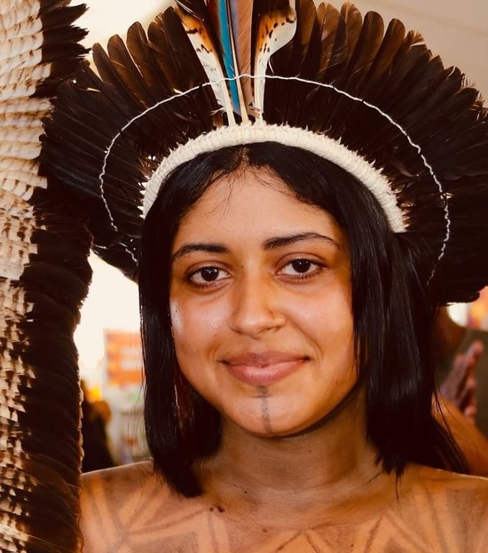 A jornada de Ybotyra Kixelô, do povo Kixelô Kariri, mostra como as redes sociais se tornaram ferramenta de retomada cultural, negócio e representatividade