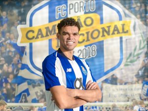 Zagueiro alagoano Pepe acerta retorno ao Porto 