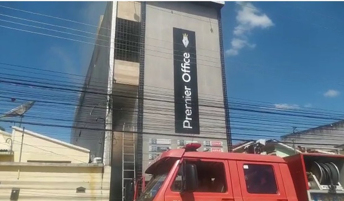 “Tivemos um prejuízo de R$60 mil reais,” diz dono da empresa onde começou o incêndio em prédio comercial de Palmeira