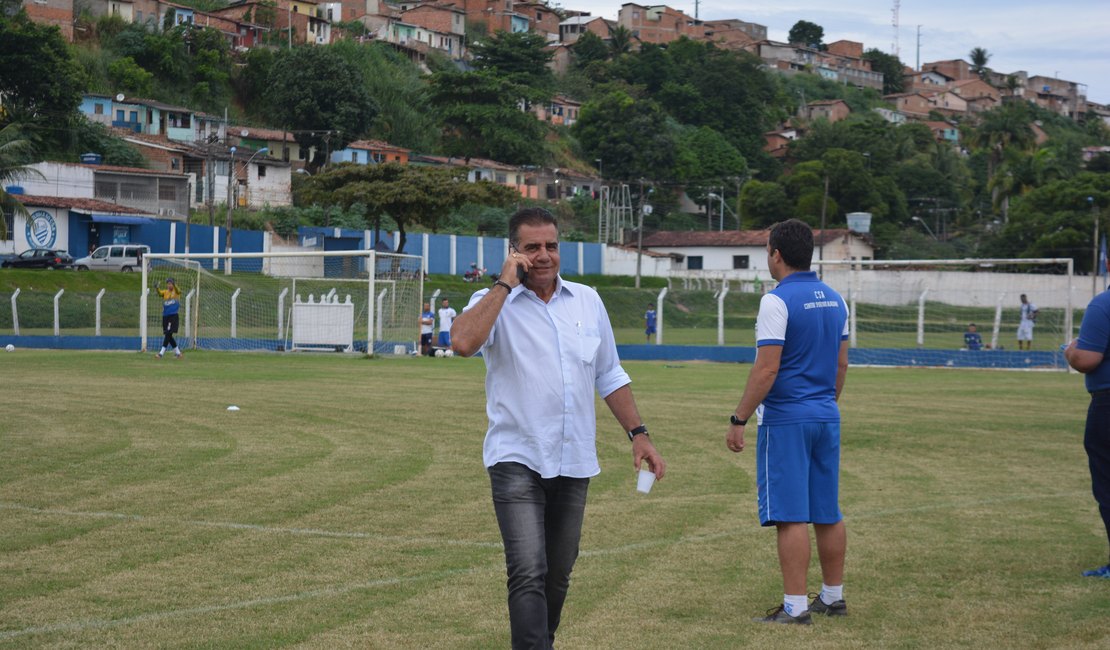 Diretoria do CSA se reúne com elenco antes de viagem para Belo Horizonte