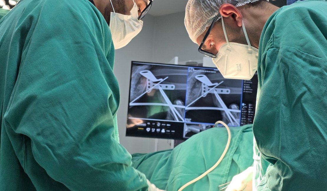 Hospital Regional de Santana realiza cirurgia ortopédica inédita com uso de arco cirúrgico