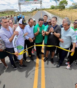 Governador entrega estrada e garante novas obras para o turismo de União dos Palmares