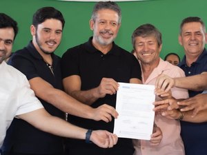 Arthur Lira e prefeito Geo Cruz assinam ordem de serviço para pavimentação em Ibateguara