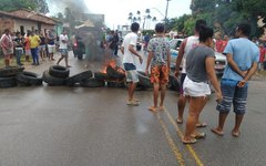Manifestantes bloquearam a AL - 101 Norte em Maragogi