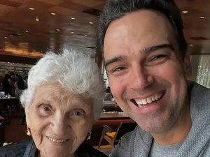 Tadeu Schmidt anuncia morte da mãe aos 92 anos