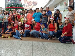 Crianças do Espaço Trate ganham dia de diversão em alusão ao Natal