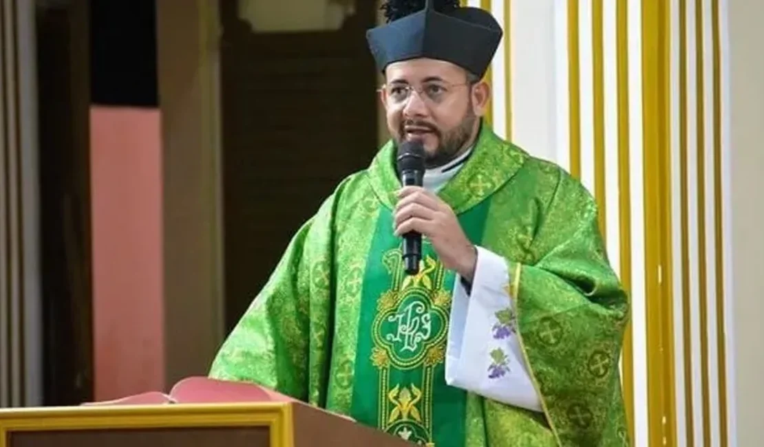 Padre de Penedo tem arma apreendida e porte suspenso após nova denúncia de assédio sexual