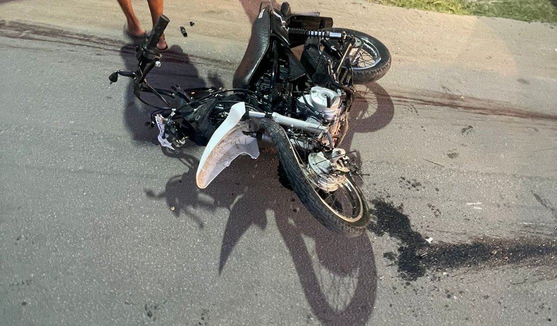 Colisão entre ônibus e motocicleta deixa jovem morto no povoado de Peroba