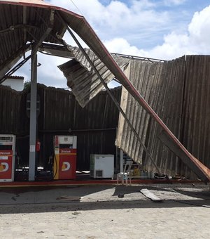 Cobertura de posto de combustíveis desaba em Campestre