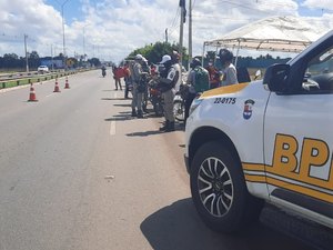 Cerca de 50 irregularidades de trânsito são registradas durante blitz na avenida José Alexandre