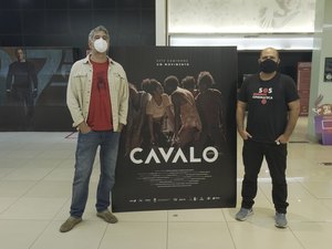 [VIDEO] Pré-estreia de CAVALO emociona diretores e conquista público em Arapiraca