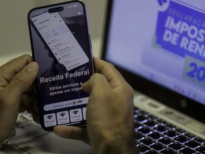 Receita paga nesta sexta-feira quarto lote de restituição do IR