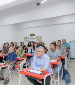 Educação de Maceió abre matrículas para cursos gratuitos de inglês e espanhol