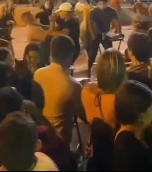 [Vídeo] Jovens entram em confusão generalizada durante festividade em Piranhas