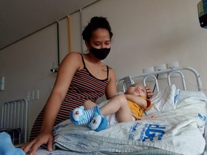 Após mais de 20 cirurgias na cabeça, bebê se recupera no HGE