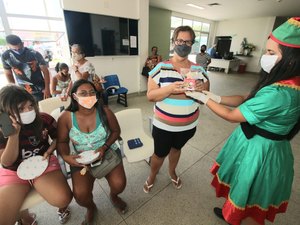 Familiares de pacientes internados no Hospital de Emergência participam de evento natalino