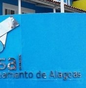 Casal substitui registros para melhorar abastecimento da Barra de São Miguel
