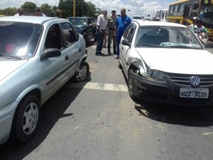 Dois acidentes acontecem na AL-220 em Arapiraca