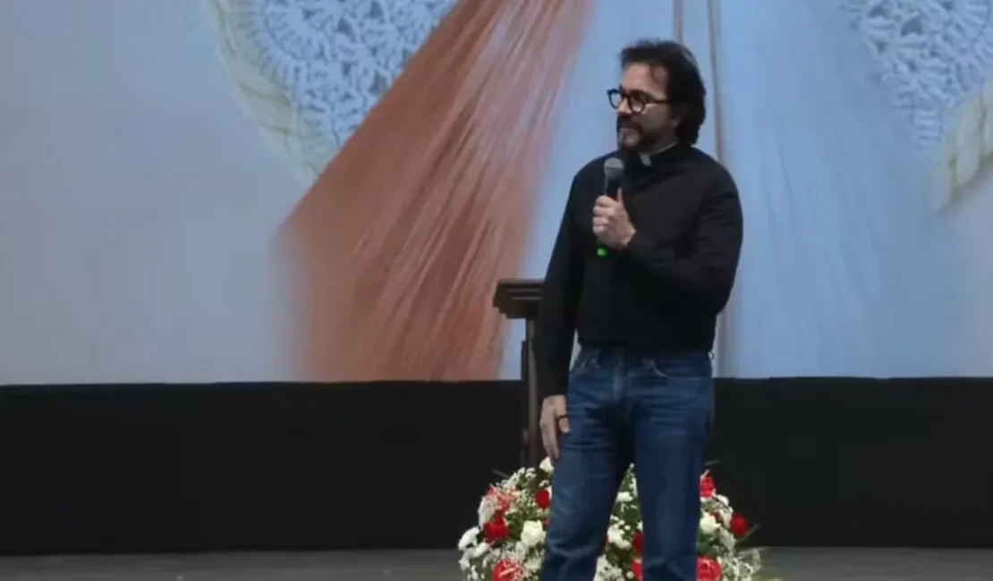 Padre Fábio desabafa: 'Ser muito conhecido é um inferno'