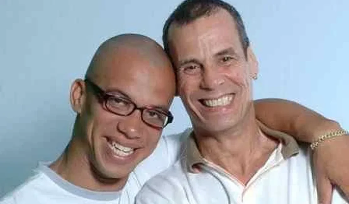 Carlinhos de Jesus relembra encontro com mãe do assassino de seu filho